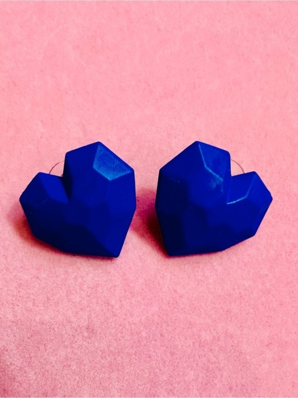 NWT Geometric Cobalt Blue Heart Stud Earrings